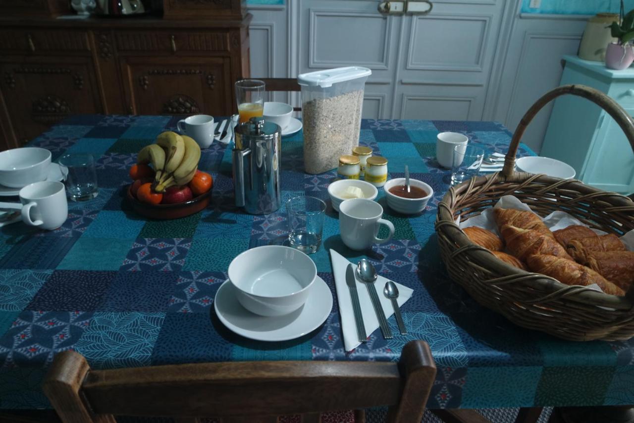 Bed and Breakfast Le Vieux Notaire Landelles-et-Coupigny Екстер'єр фото